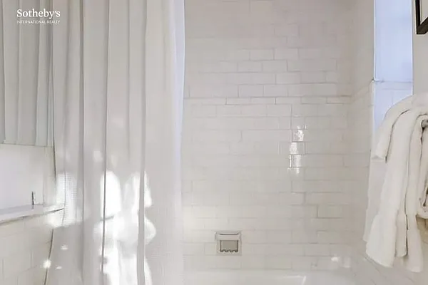 Rented by Sotheby's International Realty | media 71