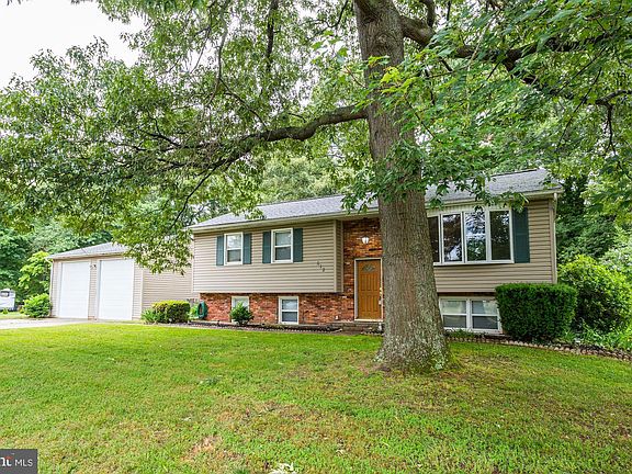 4th image of 612 Pine Dr