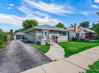 39 N Alfred Ave, Elgin, IL 60123