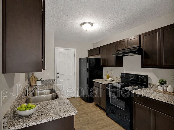 5th image of 1166 Bertram St