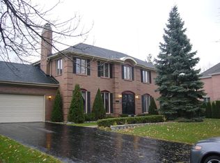 337 Hambletonian Dr, Oak Brook, IL