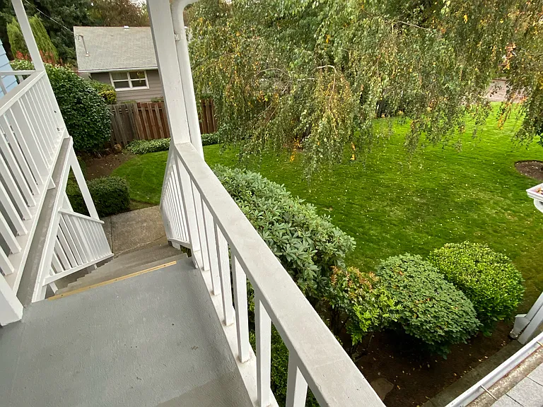 1347 Fir St S — Photo 3