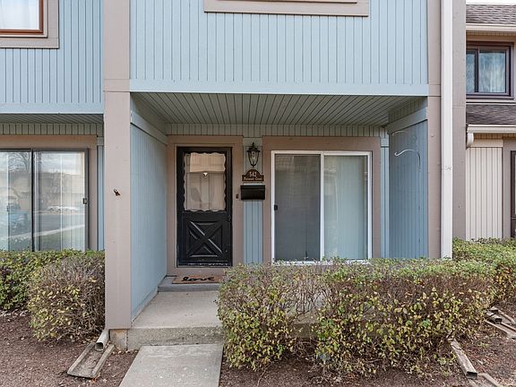 3rd image of 542 Pheasant Ct