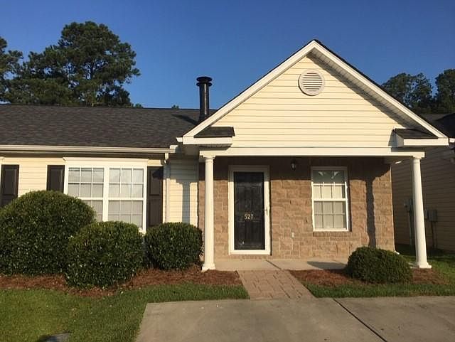 2nd image of 527 Dawsons Park Way