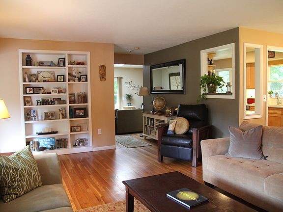 4th image of 776 Quailwoods Dr