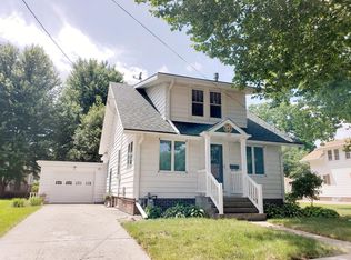 219 E 7th St S, Newton, IA 50208