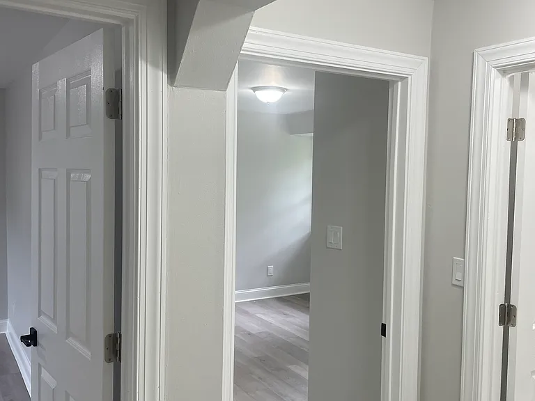 Karl Place Apartments — Photo 9