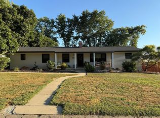 8016 Blue Mound Dr, Saint Rose, IL 62230