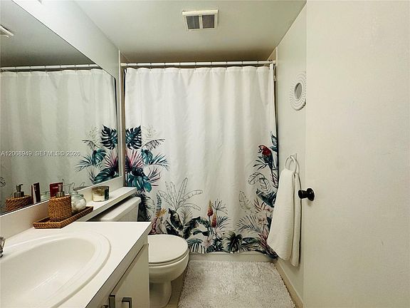 4th image of 650 S Park Rd #265