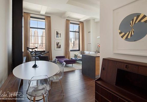4th image of 425 W 50th St APT 11F