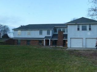 13964 Huntington Ln, Leavenworth, KS 66048