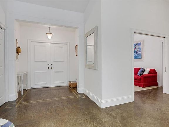 3rd image of 2293 Royal LN
