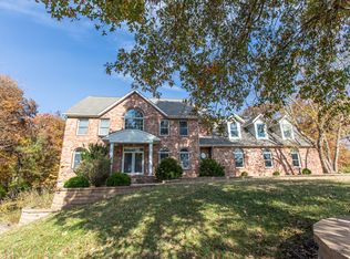 1077 Meadowsong Rd, Lebanon, IL 62254