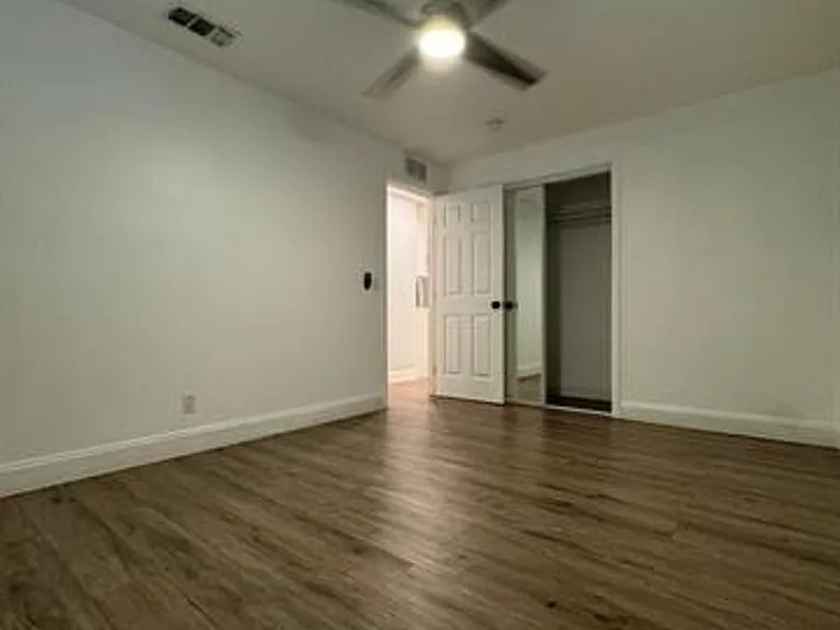 9422 SW 51st St #1-2 — Photo 19