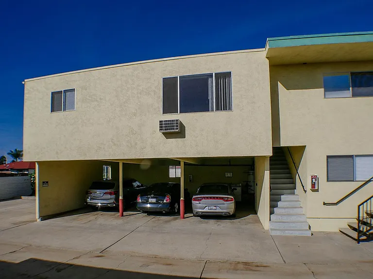 228 Twin Oaks Ave — Photo 3