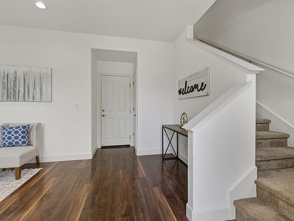 5th image of 2305 Gibbons St