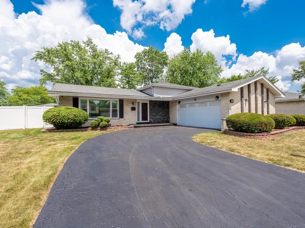 824 E 193rd Pl, Glenwood, IL 60425