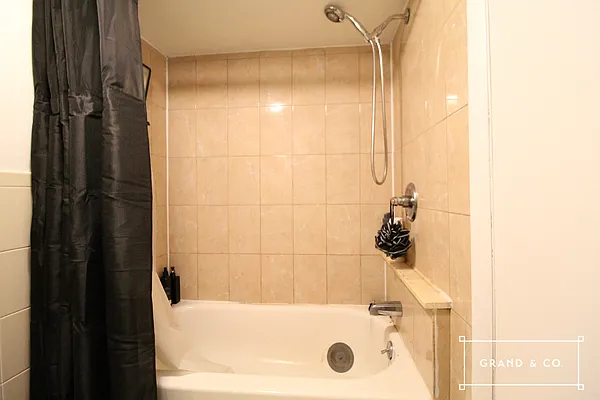 Rented by Grand & Co. | media 17