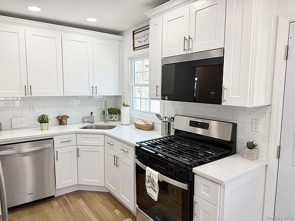 5th image of 135 Barwick Boulevard