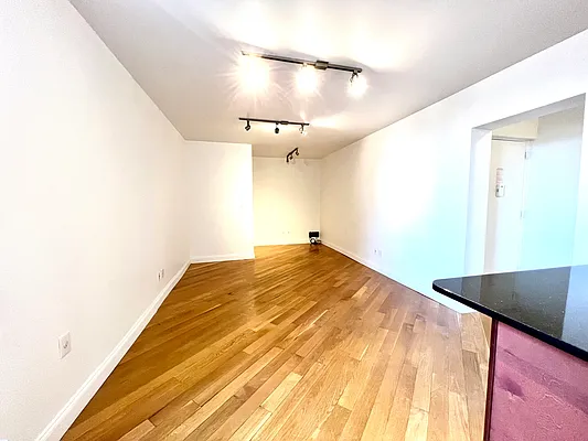 Rented by A&E Real Estate Management | media 6