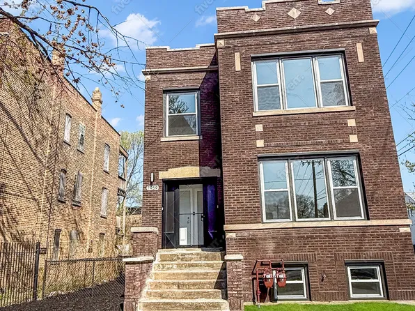 7959 S Escanaba Ave, Chicago, IL 60617