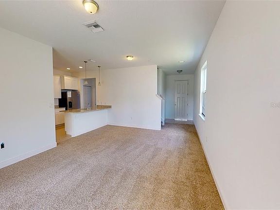 4th image of 934 Centaury Dr