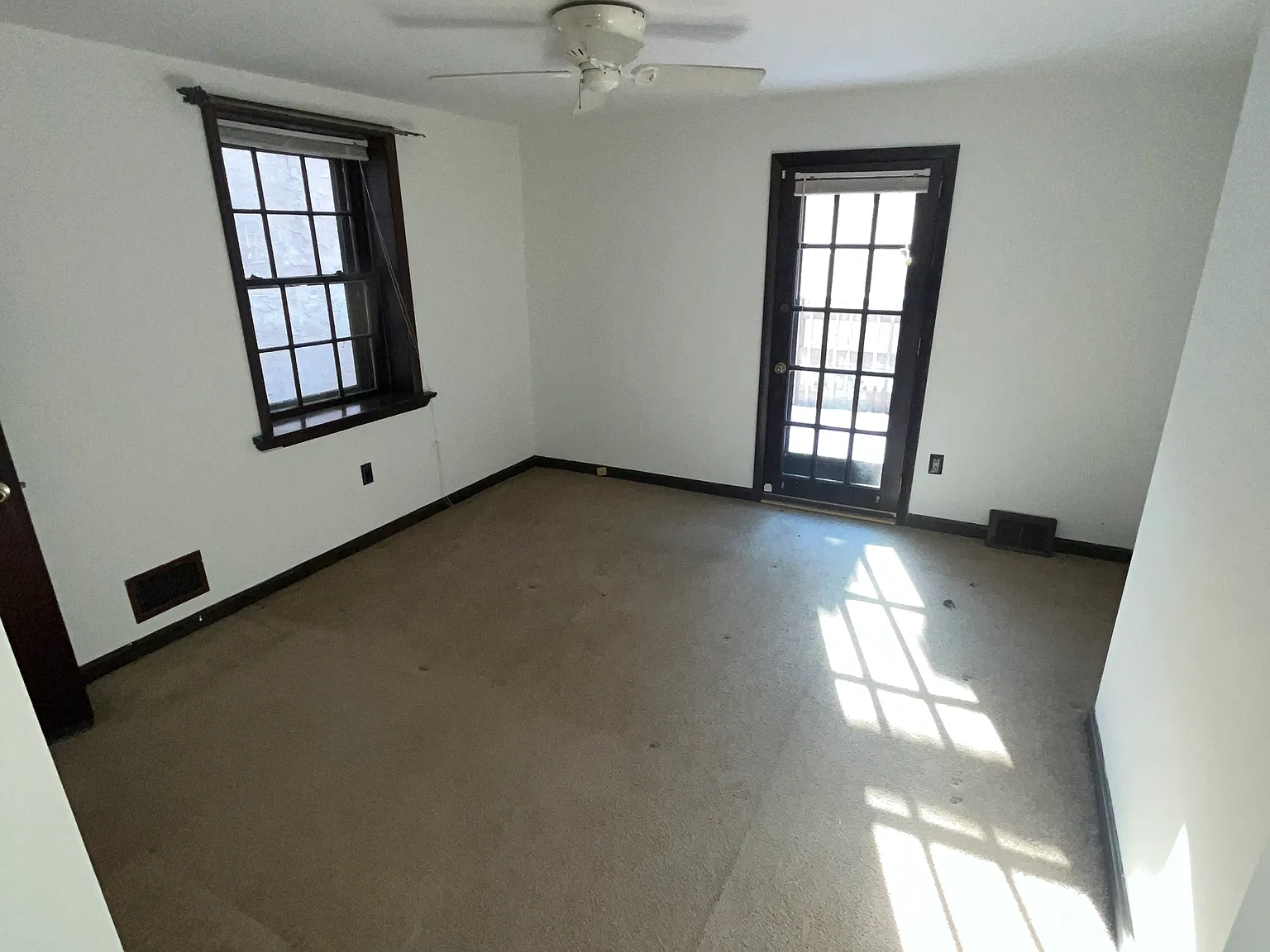 1 bed, 1.5 bath, 900 sqft, $1,800 — Photo 4