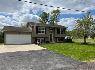 1202 Herbert St, South Roxana, IL 62087