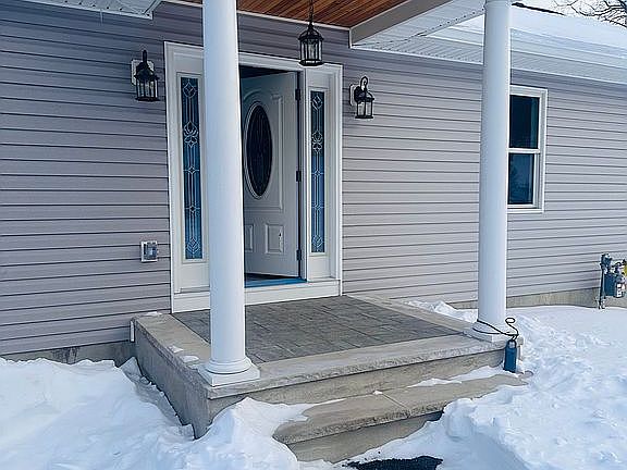2nd image of 42 Harrison St