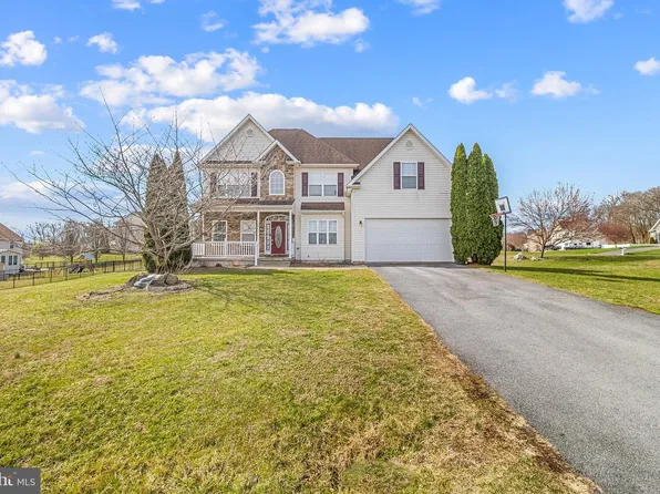 14 Prune Ln, Martinsburg, WV 25403