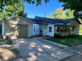731 N Williams St, Bellevue, MI 49021
