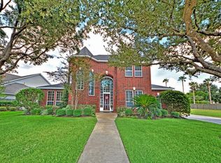8525 Wyndham Village Dr, Jersey Village, TX 77040
