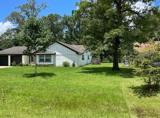 138 Wood Manor Ln, Sour Lake, TX 77659