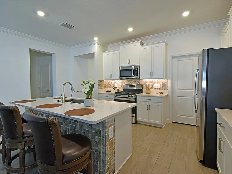 17304 Banded Gold Ln — Photo 15