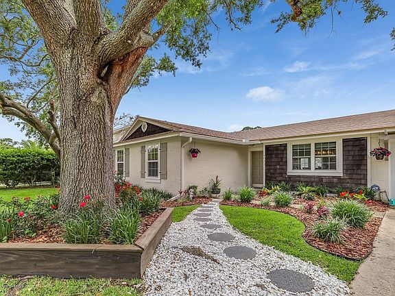 2nd image of 4033 Coquina Dr