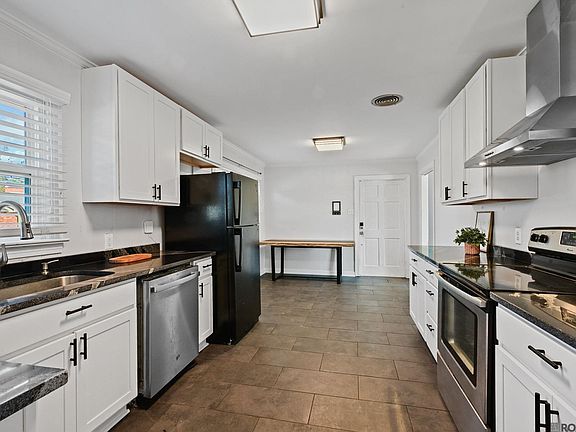2nd image of 3651 Bird Heights Ave