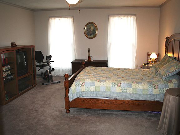 5th image of 202 Lakewood Dr
