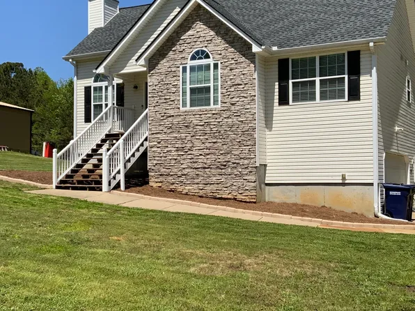 305 Pleasant Forest Dr, Temple, GA 30179