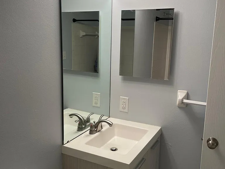 1210 Creve Coeur Crossing Ln #H — Photo 21