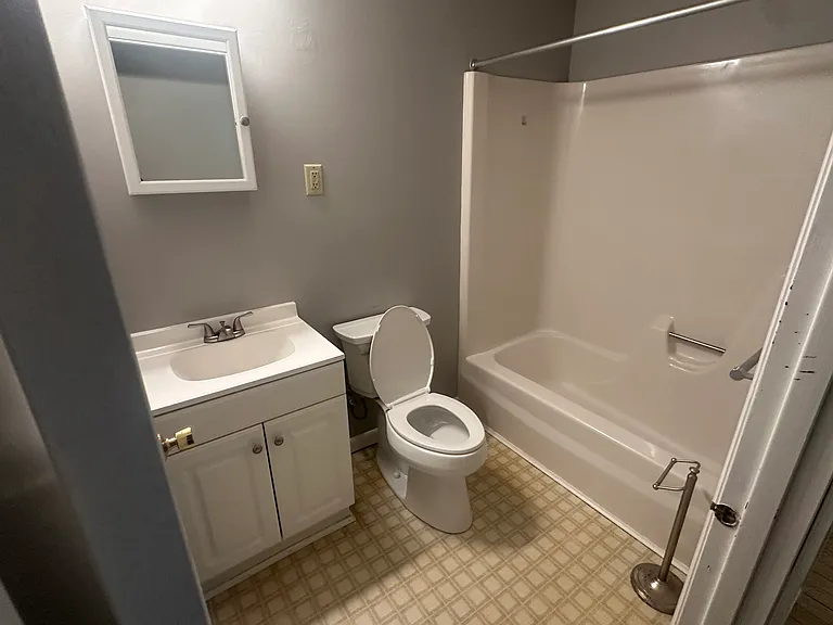 12 N Elm St #2 — Photo 4