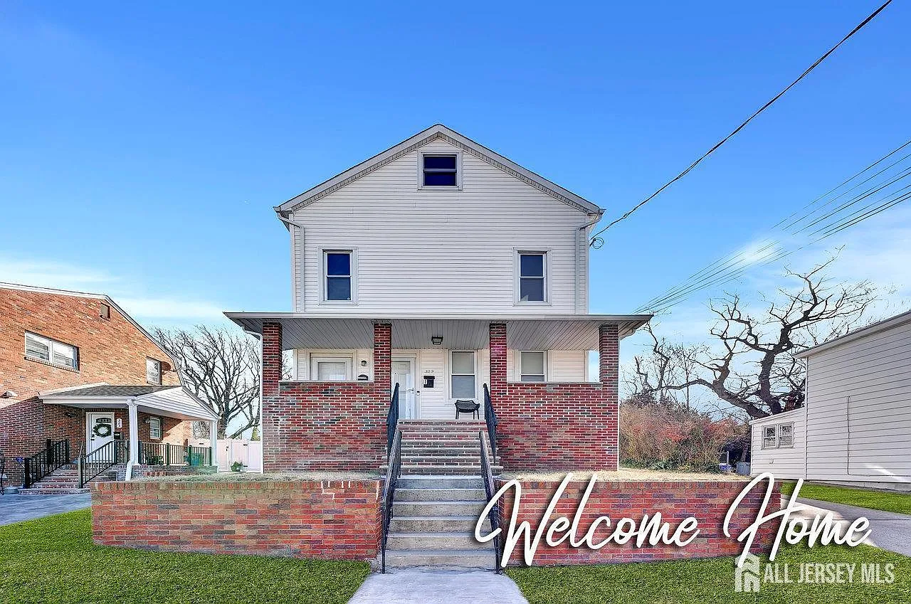 3 bed, 1.0 bath, $2,600 — Photo 1