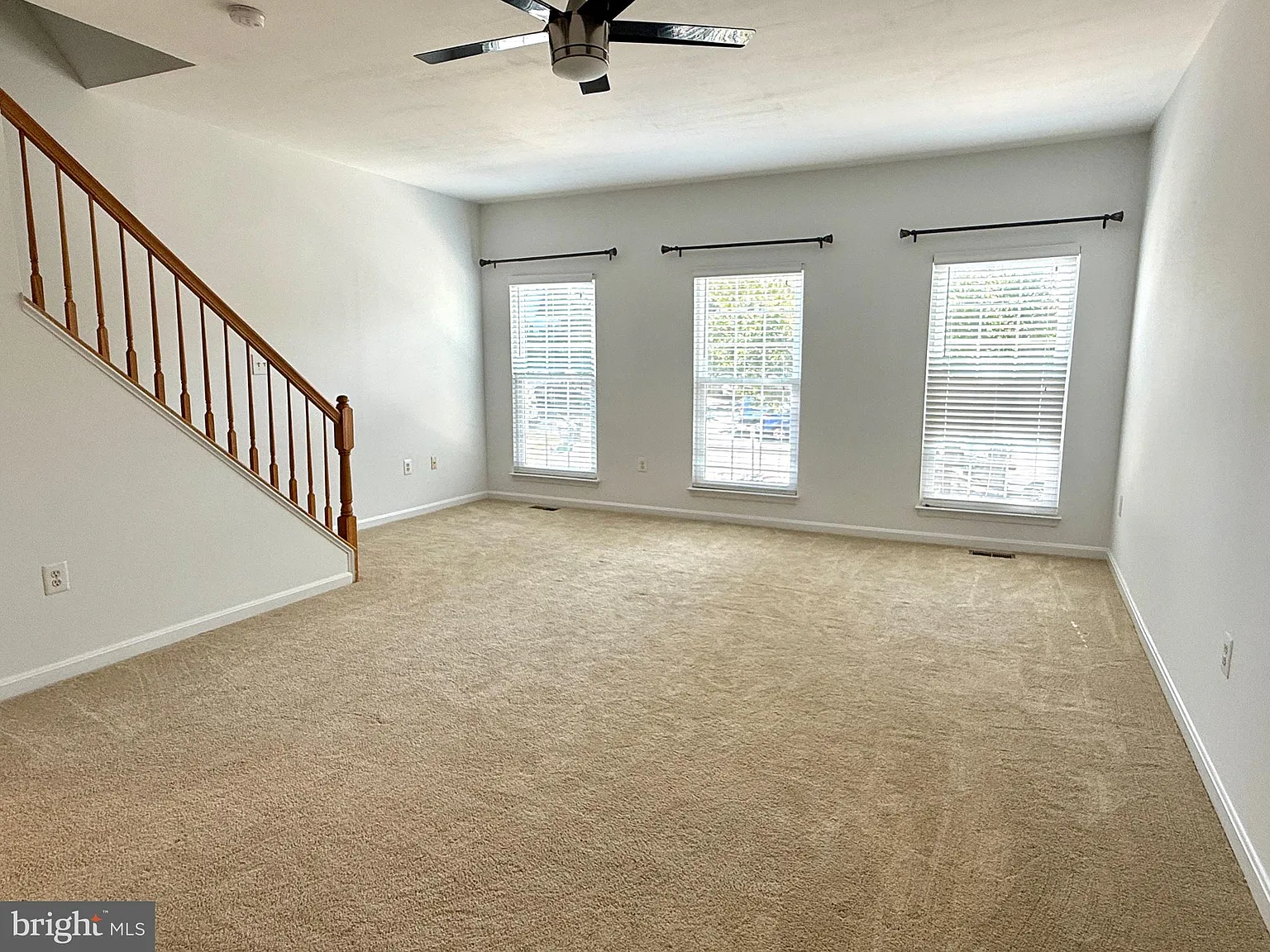 Glen Oaks Condo — Photo 3
