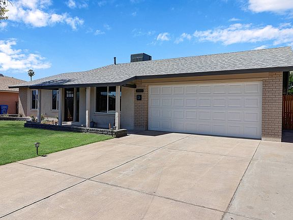 2 CAR GARAGE
