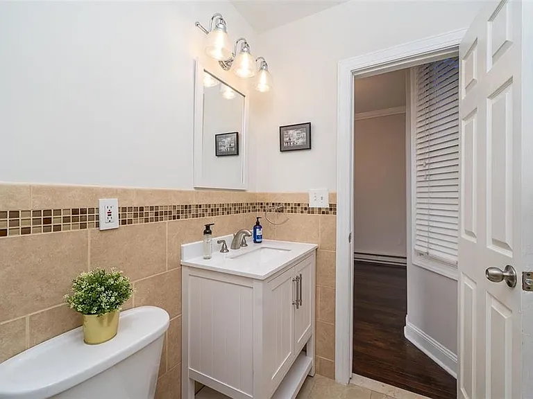 372 Communipaw Ave #4L — Photo 12