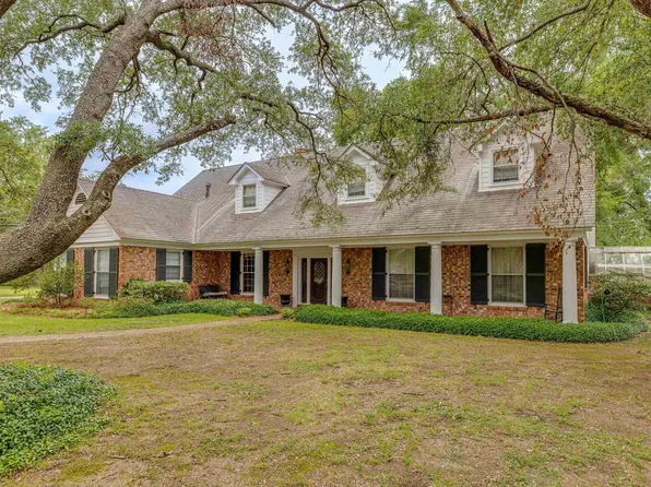 455 Robinhood Ln, Delhi, LA 71232