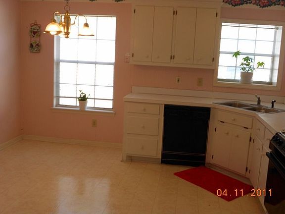 Bright & sunny kitchen