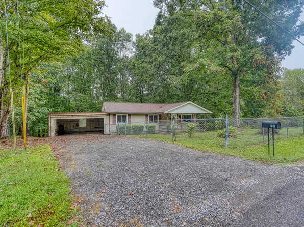 1061 Northfork Dr W, Ashland City, TN 37015