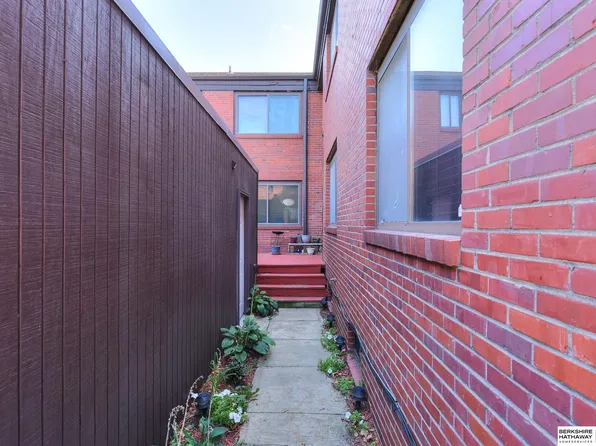 2011 Florence Mills Plz, Omaha, NE 68110