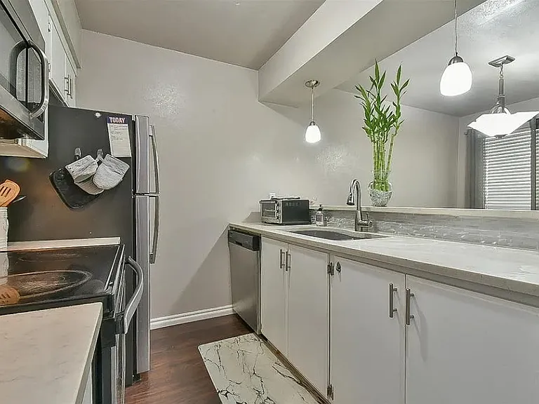 807 Cardinal Creek Blvd #C — Photo 5