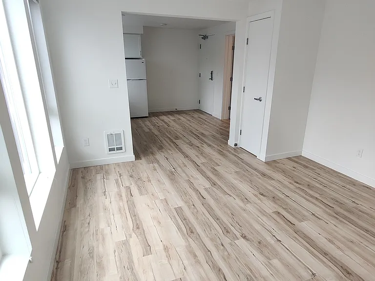 Russo Apartments — Photo 58